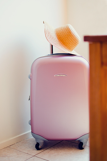Rosa Resväska Pink Suitcase sunhat solhatt halm